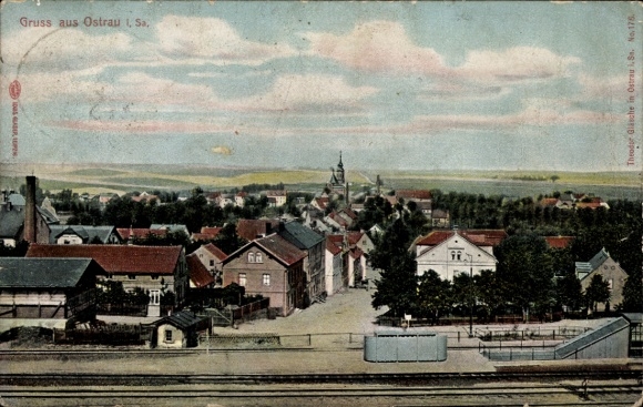 Ak Ostrau in Sachsen, Stadtansicht, Blick auf den Bahnhof