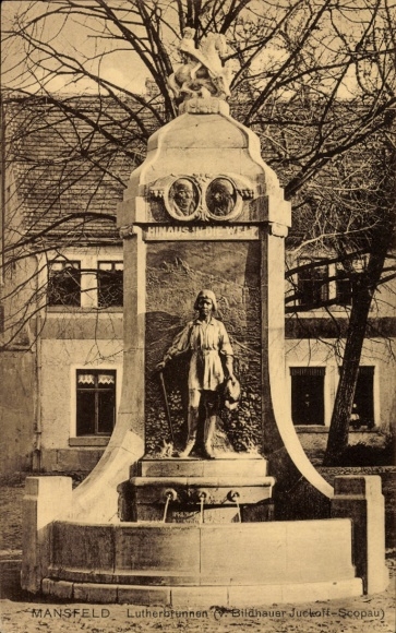 Ak Mansfeld im Harzvorland, Lutherbrunnen, Statue, Bildhauer Juckoff-Scopau, Frühling