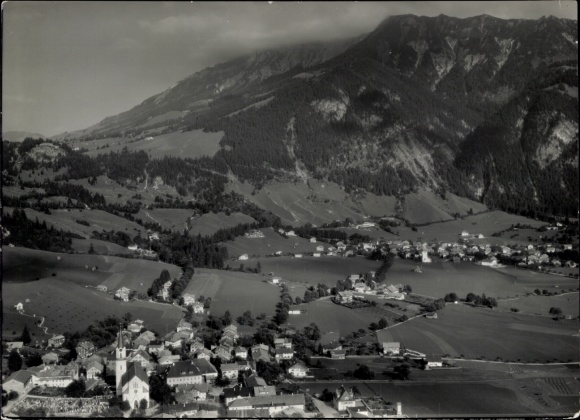 Postcard Bad Hindelang in the Oberallgäu, Bergisches village in a valley, surrounded by mountains.