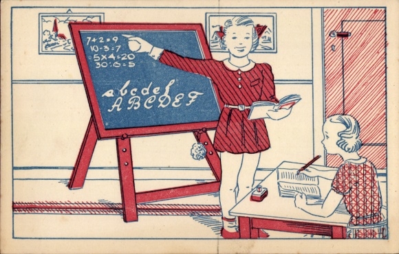 Nauczyciel stoi przed tablicą, lekcja matematyki, pilny uczeń