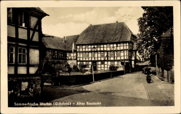KP Worbis w Eichsfeld w Turyngii, letniskowy kurort Old Rentamt, budynek w stylu szachulcowym, ulica i
