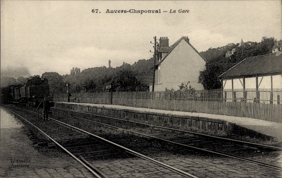 Postcard Chaponval Auvers sur Oise Val d'Oise, Gare
