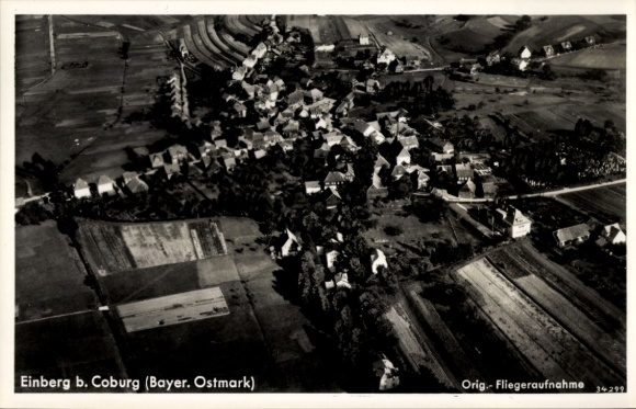 Ak Einberg (bij Coburg) Rödental Opper-Franken, luchtfoto van Einberg, dorpsgezicht, landelijke omgeving
