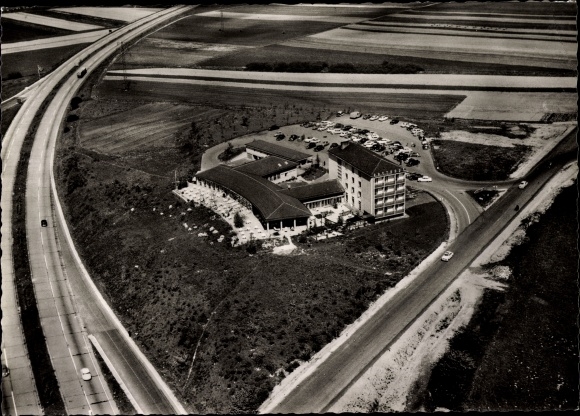 Ak Kassel, Blick auf Autobahn Rasthaus von Herbert Henkel, Fliegeraufnahme