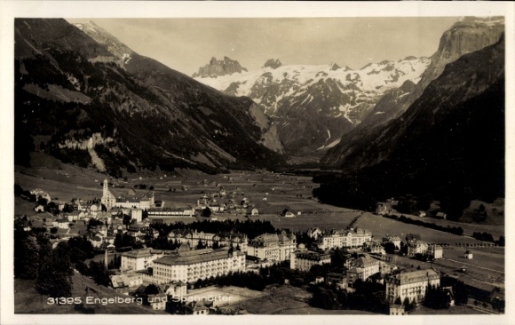 KP Engelberg Kanton Obwalden Szwajcaria, krajobraz górski, widok na miasto, góry ze śniegiem, architektura