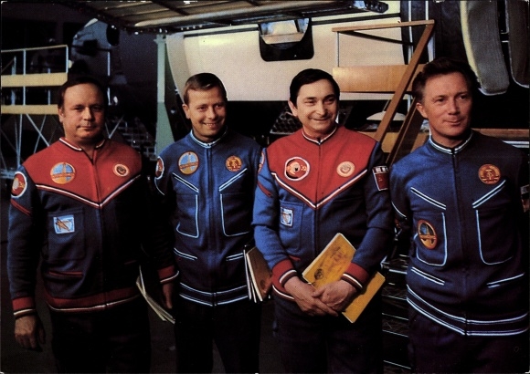 Postcard joint cosmos flight USSR/GDR, Sigmund Jähn, Valeri Bykowski, Eberhard Köllner, Viktor Gorbatko