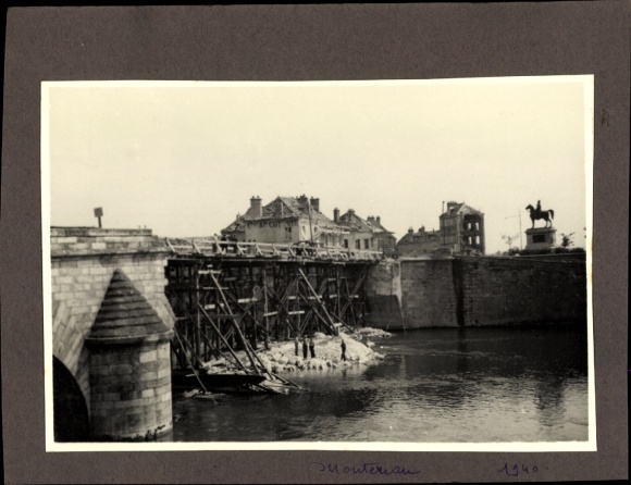 Photo Montereau Seine et Marne, war destruction 1940, WW2, temporary bridge