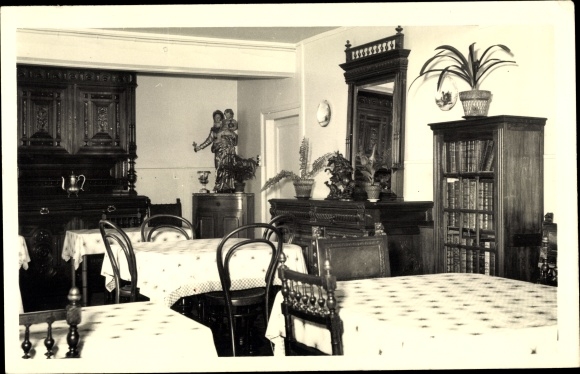Photo Postcard Le Mesnil Saint Denis Yvelines, Rest Home