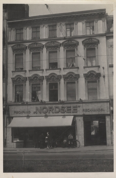 Original photo Berlin Steglitz, Schloßstraße 23, around 1946, approx. 13 x 18 cm