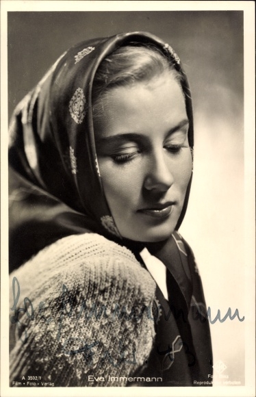 Postcard actress Eva Immermann, portrait, headscarf, autograph