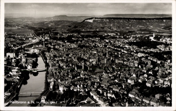 KP Heilbronn am Neckar, widok z lotu ptaka na panoramę miasta, rzeki i wzgórza
