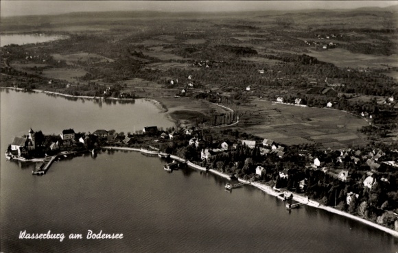 Ak Wasserburg am Bodensee Schwaben, Luftaufnahme von Wasserburg, Bodensee, Uferlinie, Häuser, Nat