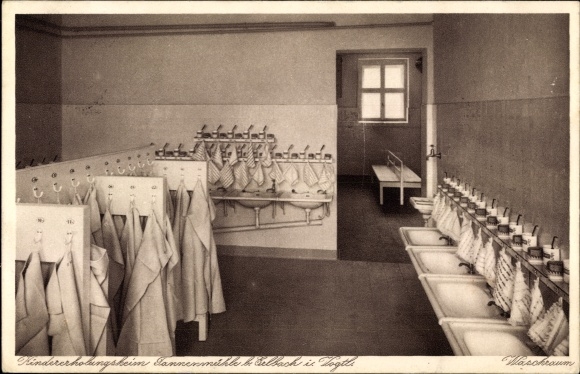 Ak Erlbach im Vogtland Sachsen, Kindererholungsheim Tannenmühle, Waschraum
