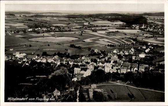 Ak Wilhelmsdorf in Württemberg, Luftaufnahme von  Landschaft mit Feldern und Dörfern