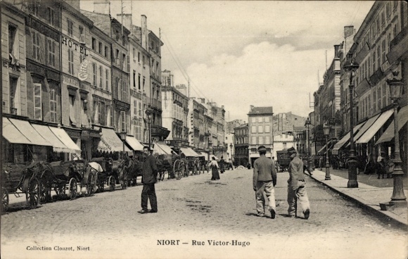PC Niort Deux Sèvres, Hotel, Rue Victor-Hugo, horse-drawn carriage,