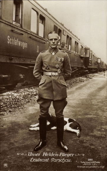Postcard German fighter pilot, Lieutenant Otto Parschau, portrait, railway, sleeping car, dog, Sanke 380