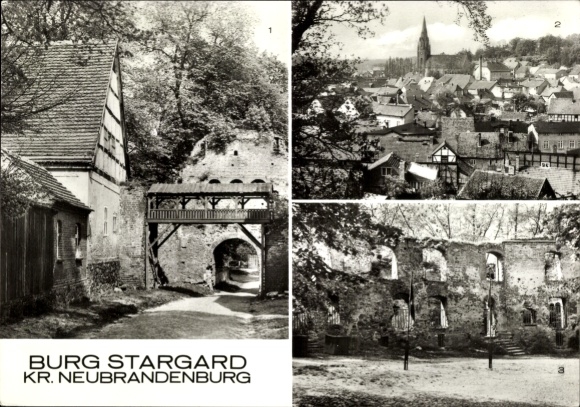Postcard Burg Stargard in Mecklenburg, castle gate, view from Klüschenberg, castle courtyard