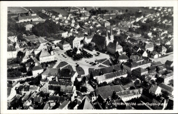 Ak Altötting in Oberbayern, Fliegeraufnahme von der Stadt, Marktplatz