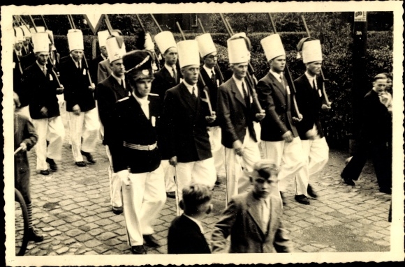 Photo Postcard Olfen in Westphalia, marching men, carnival
