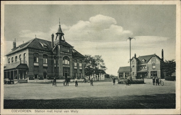 Postcard Koevorden Drenthe Netherlands, Station met Hotel van Wely, train station