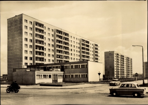 KP Halle Neustadt, I osiedle mieszkaniowe, bloki 043, 044, przedszkola Flax i Krümel, budynki mieszkalne
