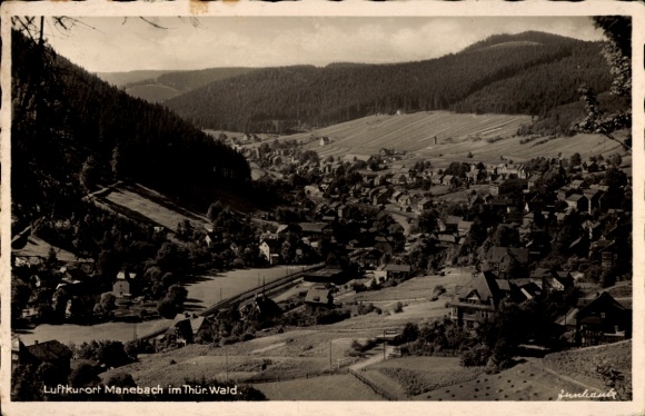 Ak Manebach Ilmenau in Thüringen, luchtkuuroord Manebach in het Thürwald, landelijk landschap, huizen,
