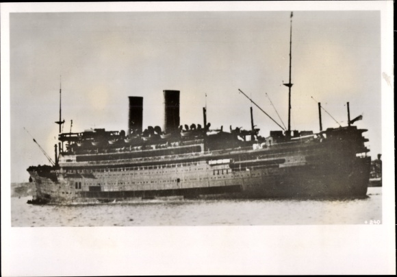 foto Heinrich Hoffmann, P&O-stoomboot Viceroy of India, Brits troepentransport, sept. 1942