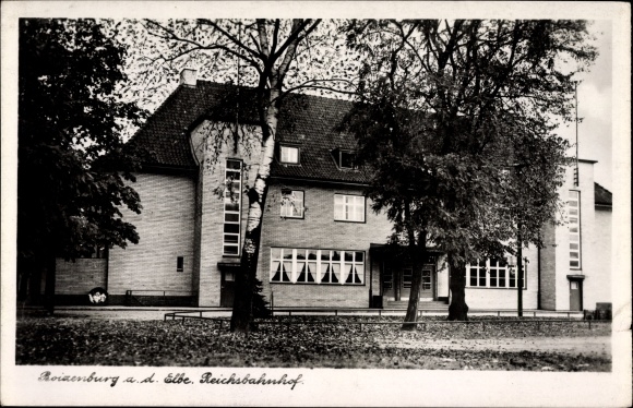 Postcard Boizenburg an der Elbe, Reichsbahnhof, street side
