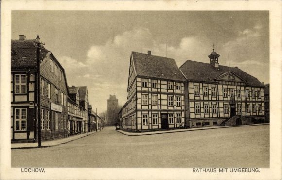 Postcard Lüchow in Wendland, town hall, half-timbered houses, street