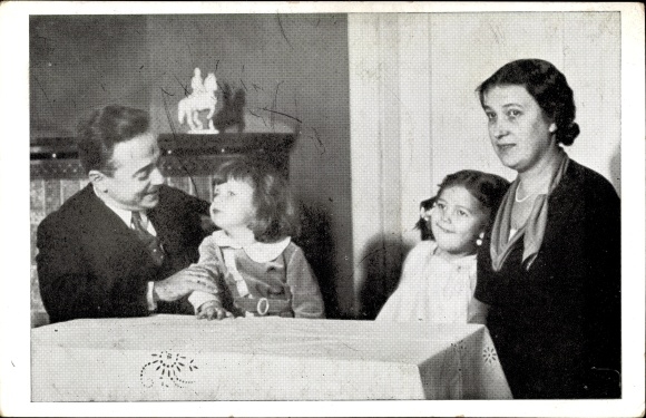 PC Austrian Federal Chancellor Engelbert Dollfuss, Austrofascism, family portrait, Mrs. Alwine