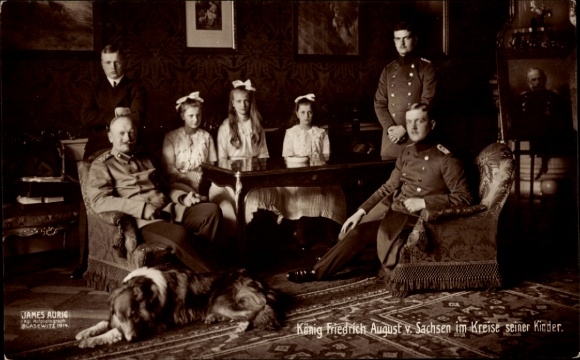 Postcard King Friedrich August III. of Saxony with his children