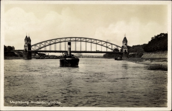 PC Magdeburg on the Elbe, Hindenburg Bridge, steamer Nobe