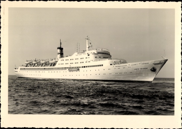 Postcard FDGB holiday ship TMS Fritz Heckert at sea