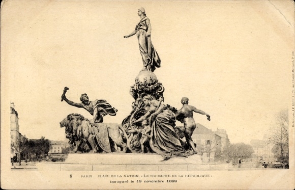 CPA Parijs XII, Place de la Nation, Triomphe de la République