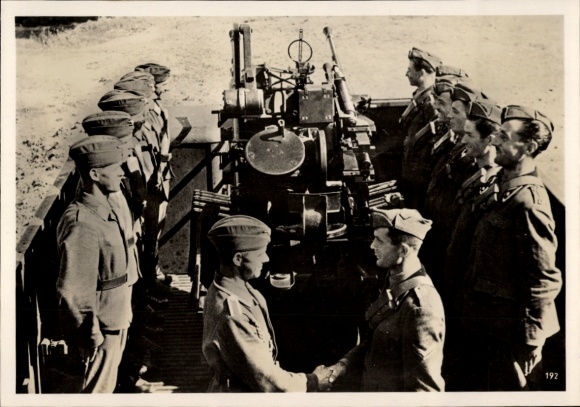 Foto Hitler macht Mussolini einen Eisenbahn Flak Zug zum Geschenk, Juli 1940, II WK