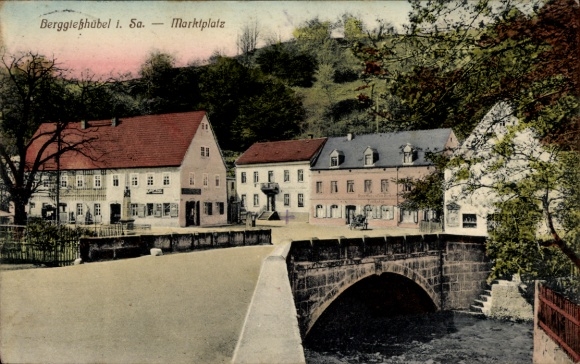 Ak Berggießhübel in Saksen, marktplein, brug