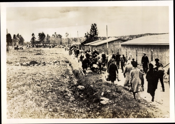 Photo Heinrich Hoffmann, Finns returning from the province of Karelia, July 1941
