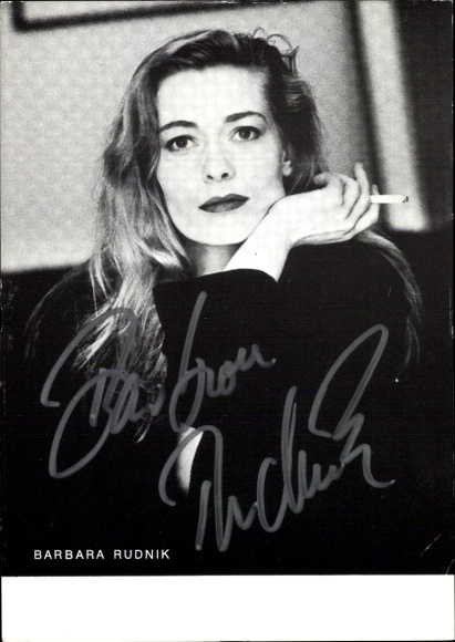 Ak-actrice Barbara Rudnik, portret, sigaret, handtekening