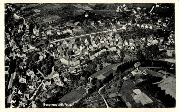 Ak Bergneustadt im Bergischen Land, Fliegeraufnahme