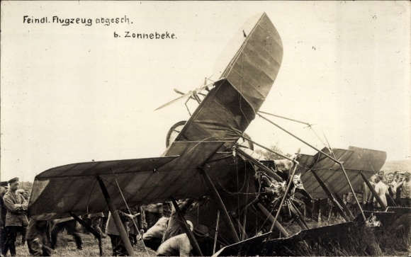 Photo Postcard Enemy aircraft shot down near Zonnebeke West Flanders, German soldiers, 1st World War