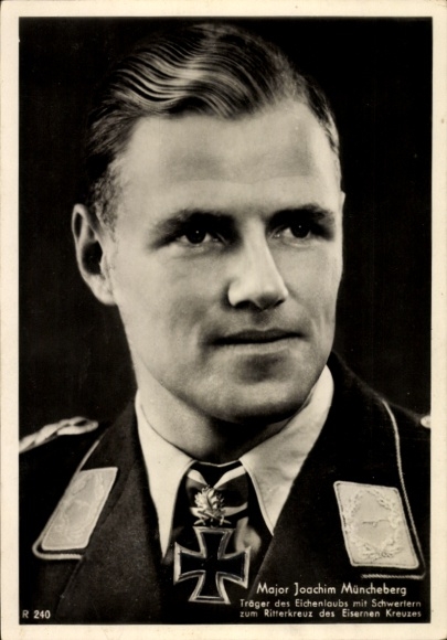 KP Krzyż Kawalerski majora Luftwaffe Joachima Müncheberga, liście dębu z mieczami