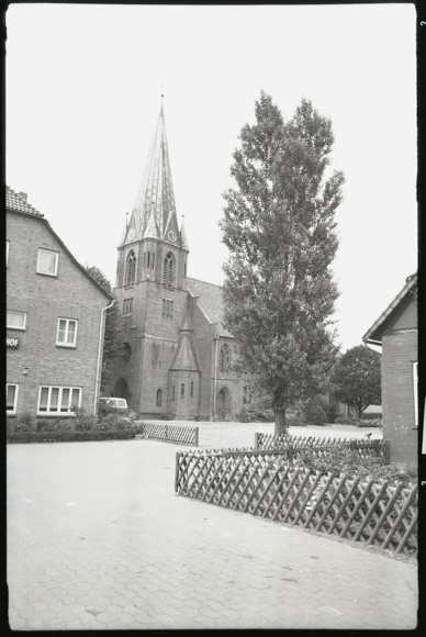 6 Zelluloid Negative Varrel in Niedersachsen, Schule, Straße, Kirche