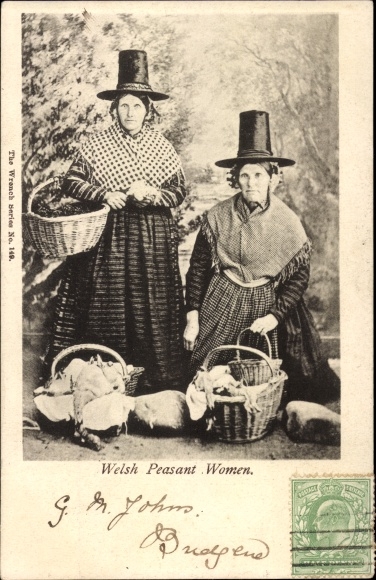 Postcard Welsh Peasant Women, Welsh Costumes, Baskets