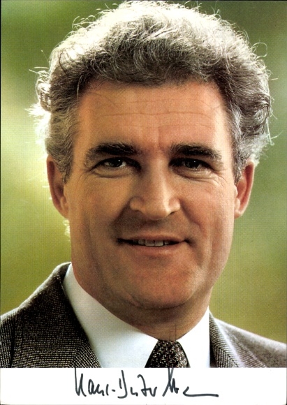 Ak-politicus prof. dr. Hans-Dieter Schwind, minister van Justitie van Nedersaksen, handtekening