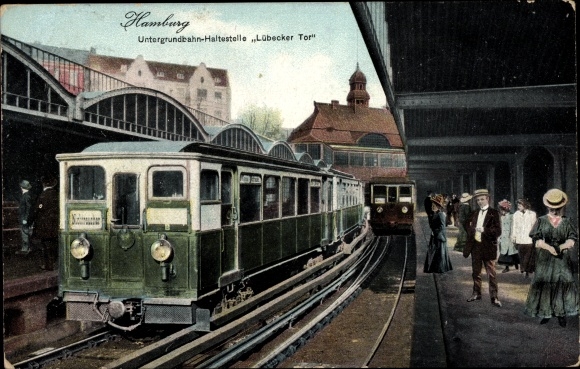 Postcard Hamburg Mitte St. Georg, at the subway station Lübecker Tor, tracks