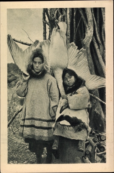 Ak Alaska, Chez les Esquimaux, Eskimo-kinderen, geschoten gans
