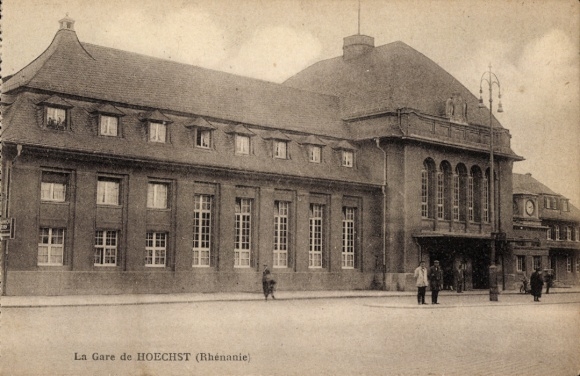 Ak Höchst Frankfurt am Main, Bahnhof, Straßenseite