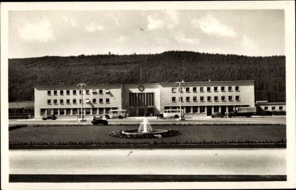 Ak Tuttlingen an der Donau Württemberg, Bahnhof, Springbrunnen