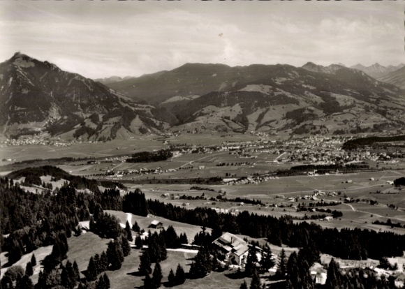 Ak Blaichach im Allgäu, Allgäuer Berghof, Fliegeraufnahme