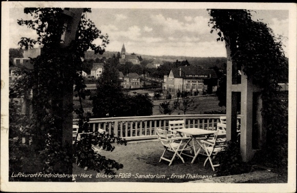 Ak Friedrichsbrunn Thale im Harz, Aussicht vom FDGB-Sanatorium, Sitzgruppe, Natur, Landschaft